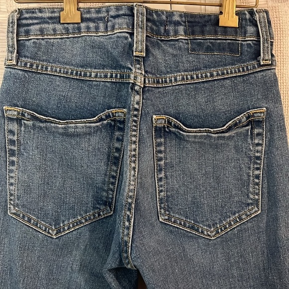 AMO Chelsea Crop Hope High Rise Straight Jeans in hope 24 - Picture 8 of 11
